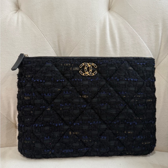 CHANEL Handbags - Chanel 19 Tweed O-case Clutch